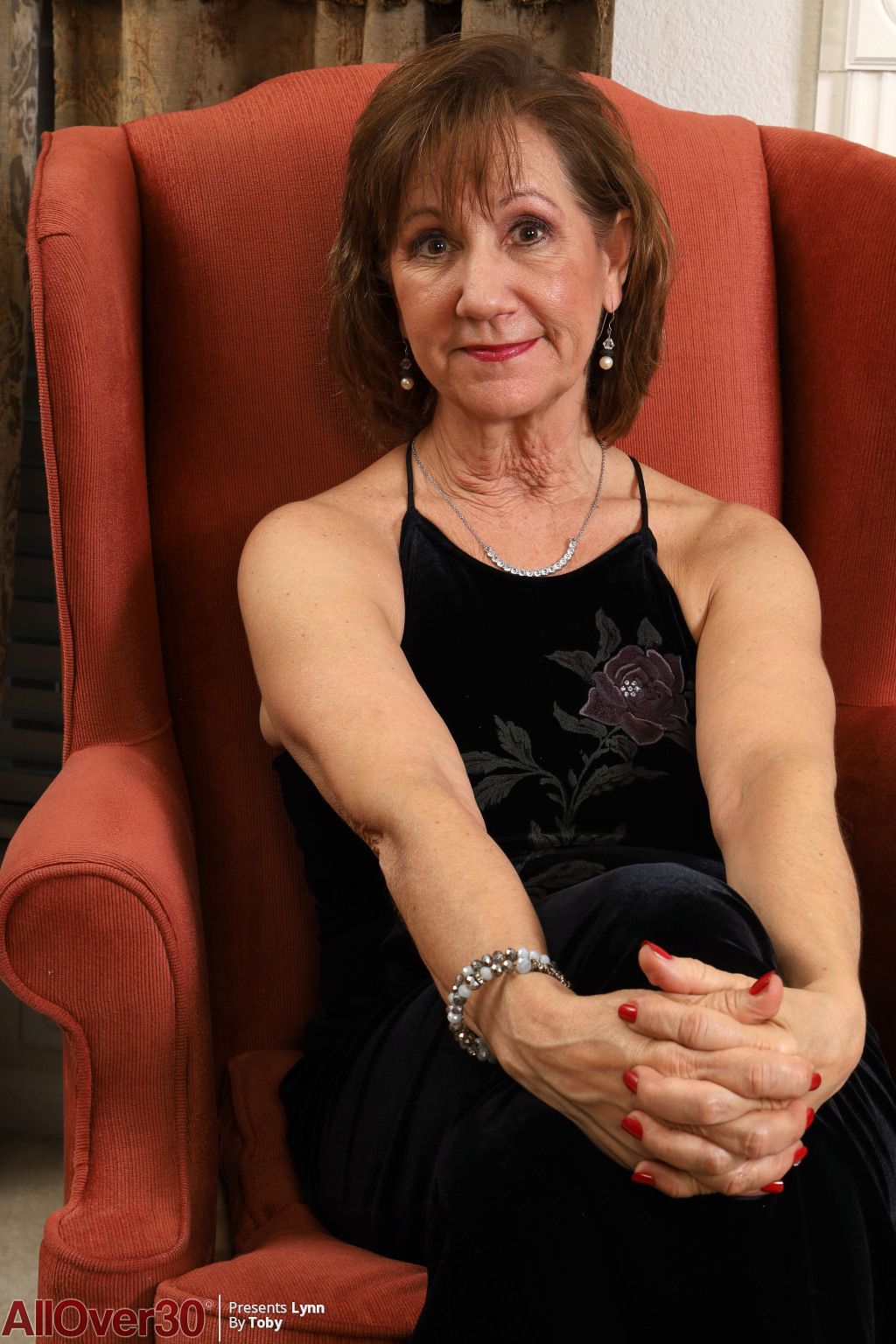 lynn-mature-and-beautiful-01
